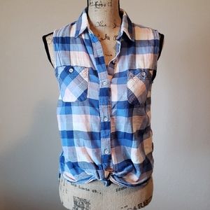 🦋 Mudd sleeveless button down shirt